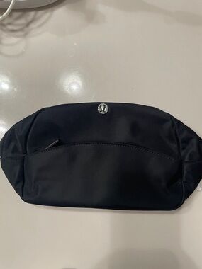lululemon athletica Black Men's Toiletry Pouch with Logo Accent